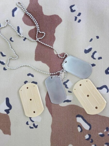 US Army ID Dog Tags Erkennungsmarke Silencer Rubber Iraque 1991 Desert Storm Set