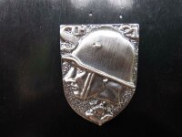 WH Stahlhelm Schild 21 Pin Button Wehrmacht Soldat WK2 WWII