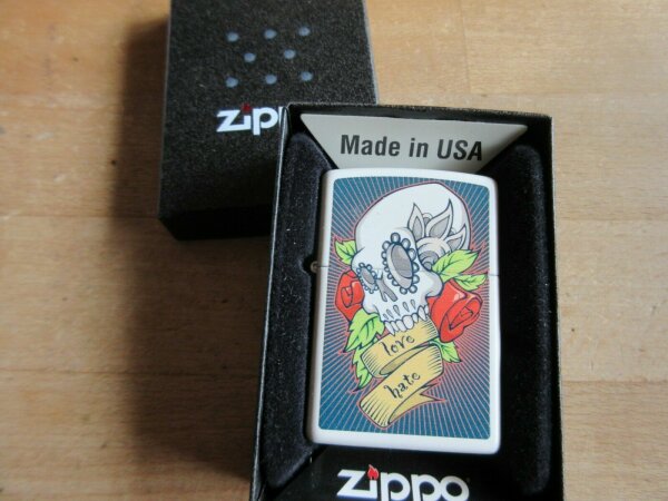 Original Zippo Skull Roses Tattoo Love Hate Sturmfeuerzeug Lighter OVP Totenkopf