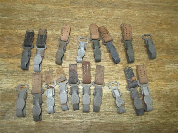 1x WH Feldflasche Haken Stahl Tragehaken Wehrmacht Messkit Canteen Hook