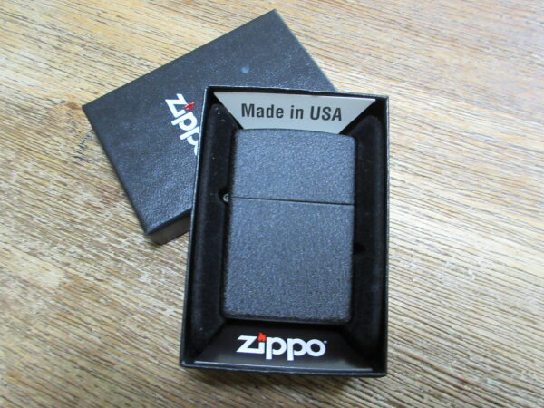 Zippo Black Crackle Lighter