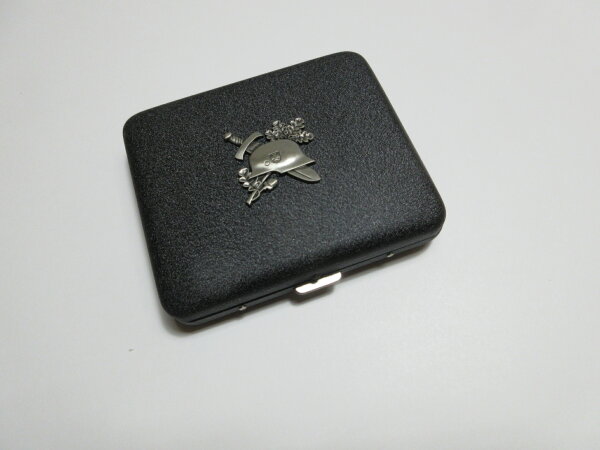 Steelhelmet Oakleaf Sword Cigarette Case Black Crackle