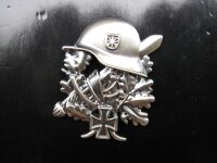 WH Oakleaf Helmet EKI Pin