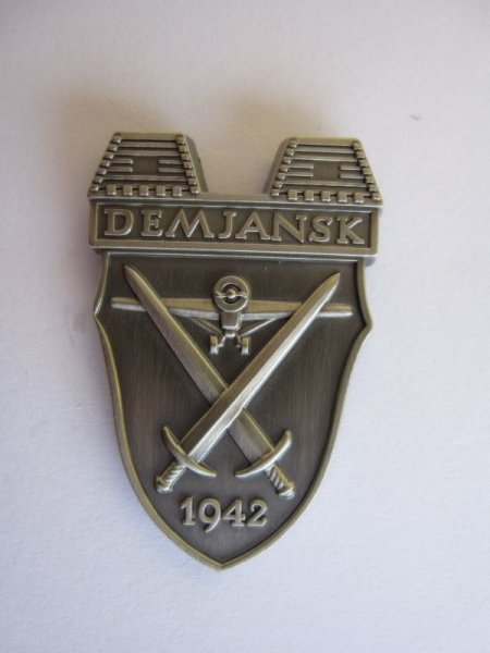 Pin Demjansk 1942