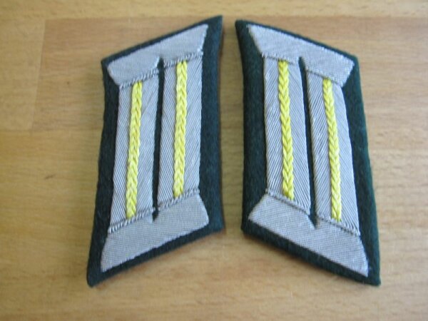 Collar Badges Officer Gold yellow