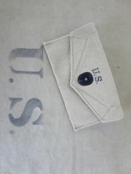US Army First Aid Dressing Kit Pouch