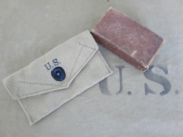 US Army First Aid Dressing Kit + Pouch