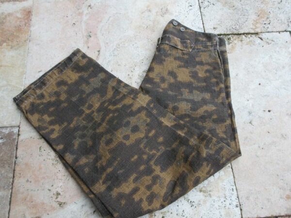 Wehrmacht Eichentarn Feldhose HBT Drillich Oakleaf Fall side